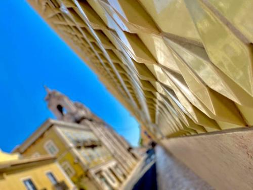 PortugalTravel_Architecture_street
